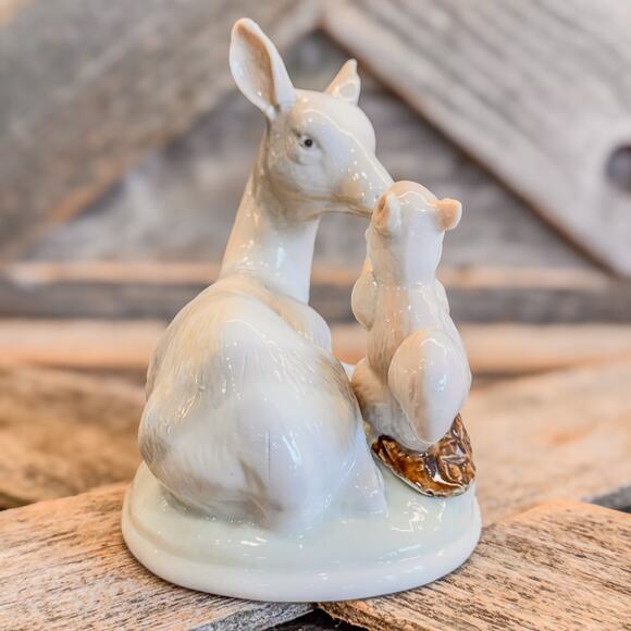 UCGC Vintage Woodland Animal Friends-Deer and Squirrel-Porcelain Figurine-4.25"H - Picture 4 of 7